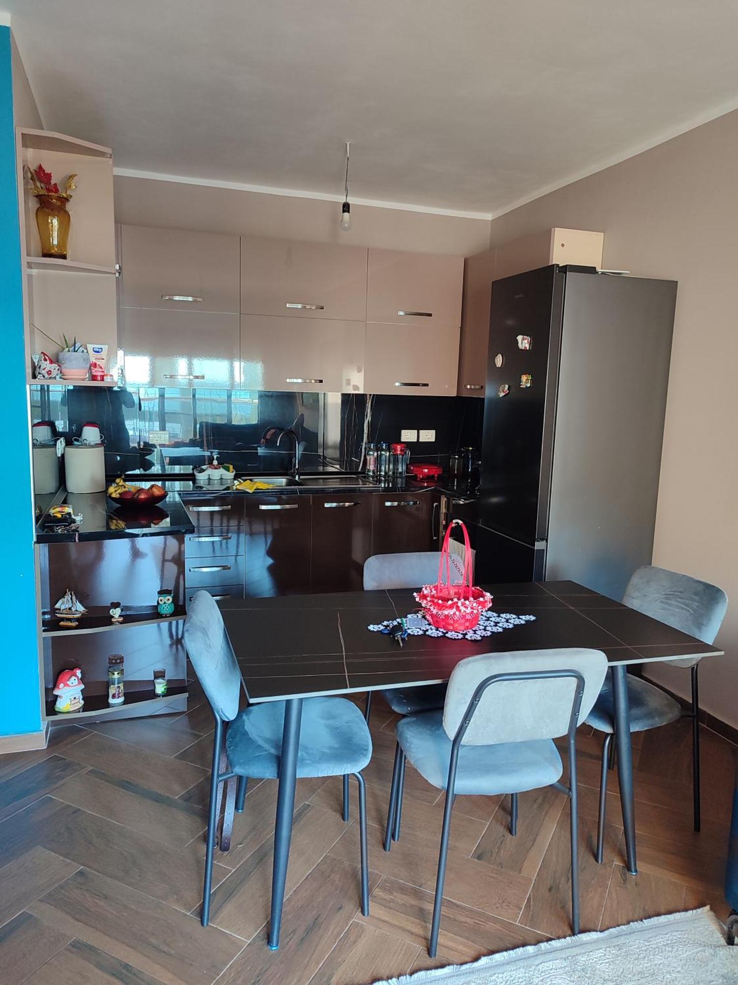 Maksimilian Apartament Durres Luaran gambar