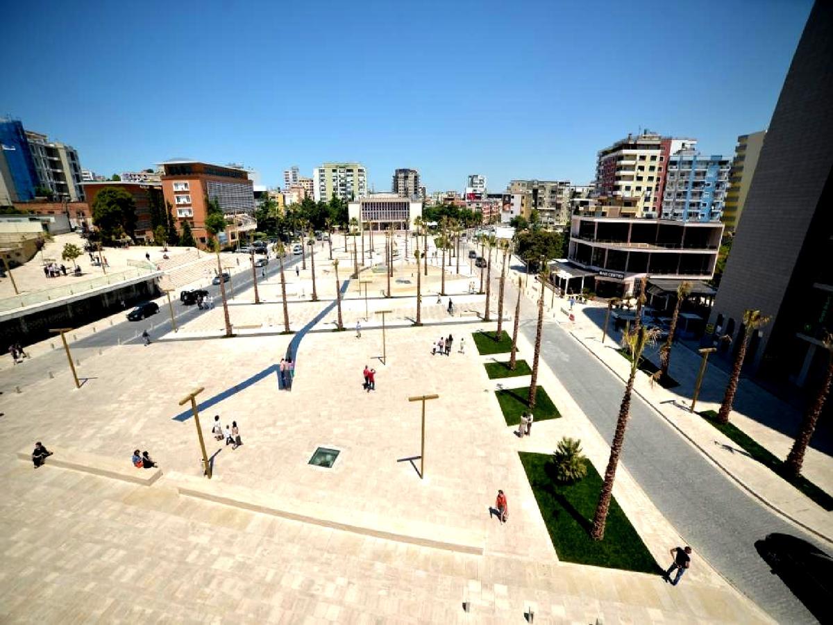 Maksimilian Apartament Durres Luaran gambar