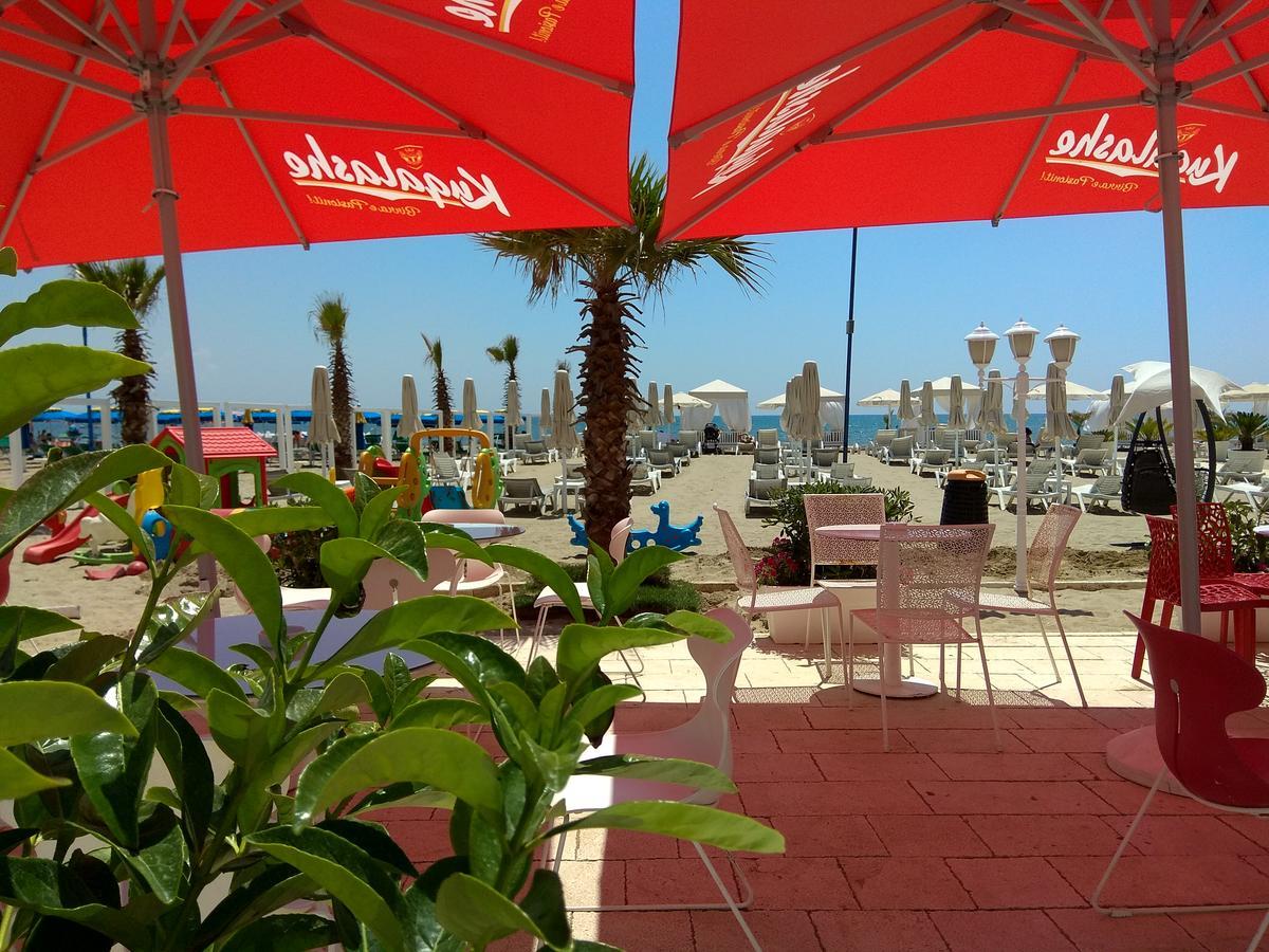 Maksimilian Apartament Durres Luaran gambar