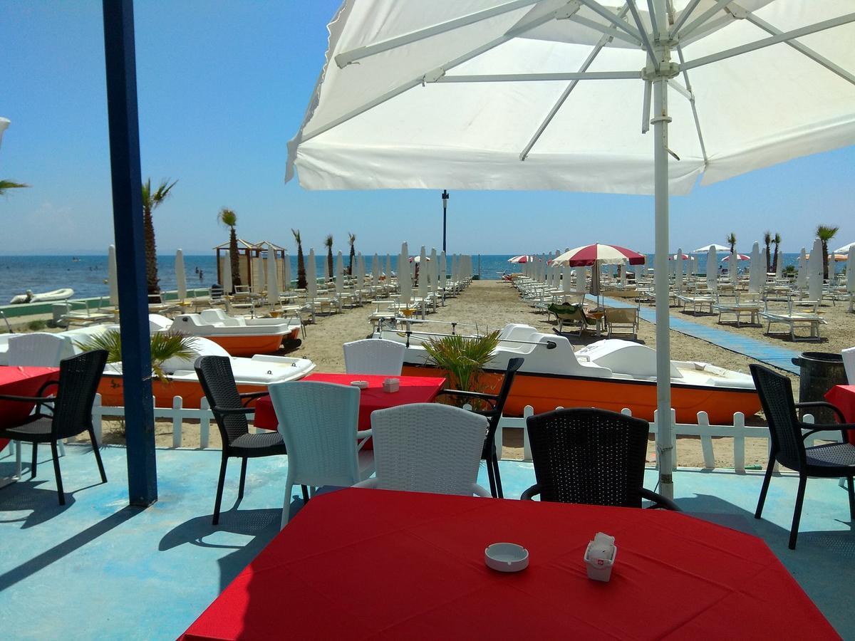 Maksimilian Apartament Durres Luaran gambar
