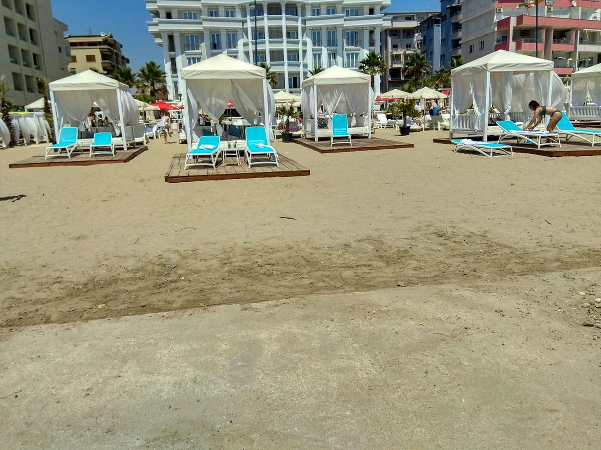 Maksimilian Apartament Durres Luaran gambar